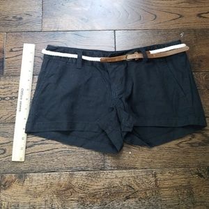 Shorts with belt